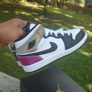 AJ1 Mid SE "Heat reflective" Sz 4.5W/3M